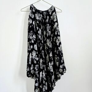 MAX STUDIO Pleated Black and White Floral Tunic